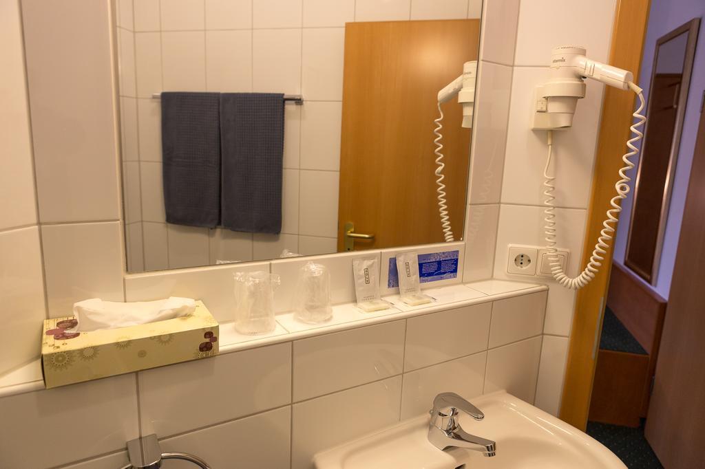 Hotel Zur Eisenbahn Renningen Exteriér fotografie