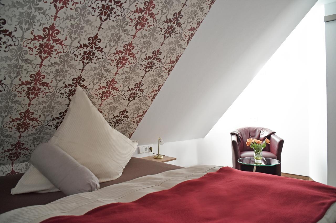 Hotel Zur Eisenbahn Renningen Exteriér fotografie